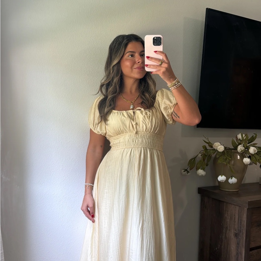 Butter Yellow / Soft Yellow Smocked Maxi Puff Sleeves